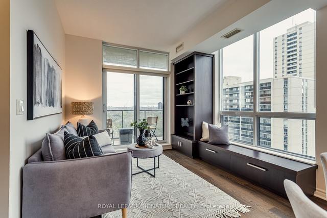 1103 - 70 High Park Ave, Condo with 2 bedrooms, 1 bathrooms and 1 parking in Toronto ON | Image 3