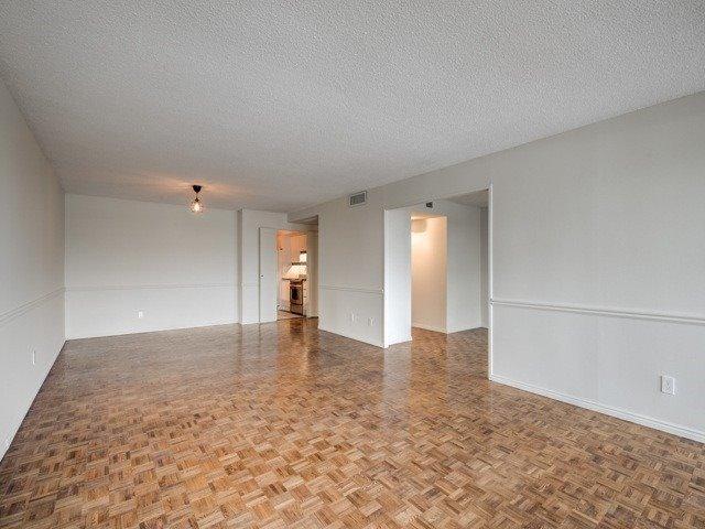 1804 - 61 St Clair Ave W, Condo with 2 bedrooms, 2 bathrooms and 1 parking in Toronto ON | Image 7