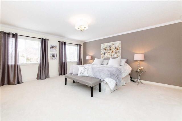 8 Tavistock Ave, House detached with 4 bedrooms, 3 bathrooms and 8 parking in Whitby ON | Image 11