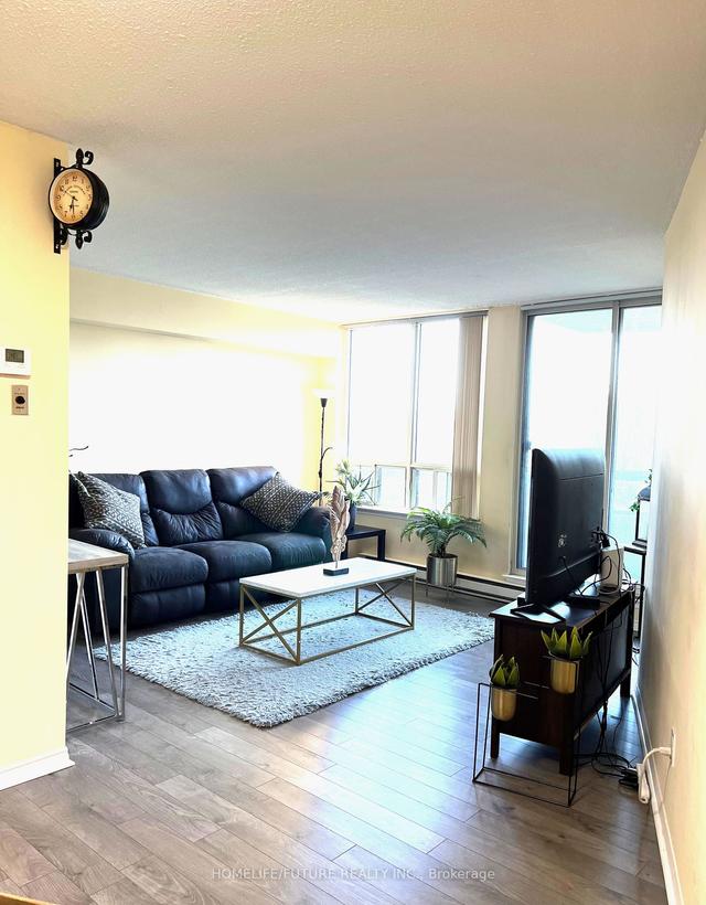209 - 160 Alton Towers Circ, Condo with 1 bedrooms, 1 bathrooms and 1 parking in Toronto ON | Image 2