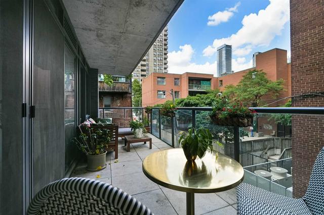 304 - 15 Beverley St, Condo with 2 bedrooms, 2 bathrooms and 1 parking in Toronto ON | Image 7