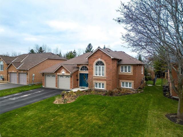 12 Briarwood Pl, House detached with 3 bedrooms, 3 bathrooms and 6 parking in Wasaga Beach ON | Card Image
