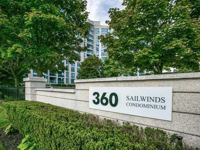 1001 - 360 Watson St W, Condo with 2 bedrooms, 2 bathrooms and 1 parking in Whitby ON | Image 2