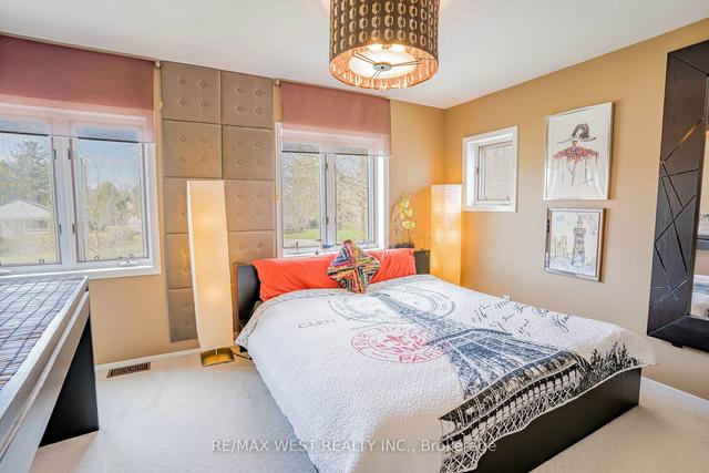 75 Shilton Rd, House detached with 4 bedrooms, 3 bathrooms and 9 parking in Toronto ON | Image 14