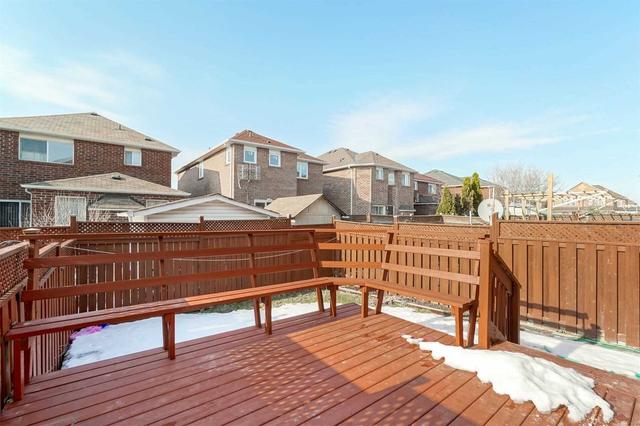 1203 Prestonwood Cres, House semidetached with 3 bedrooms, 4 bathrooms and 4 parking in Mississauga ON | Image 22