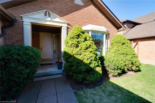 6 Kingfisher Court, House detached with 3 bedrooms, 2 bathrooms and 6 parking in Brampton ON | Image 12