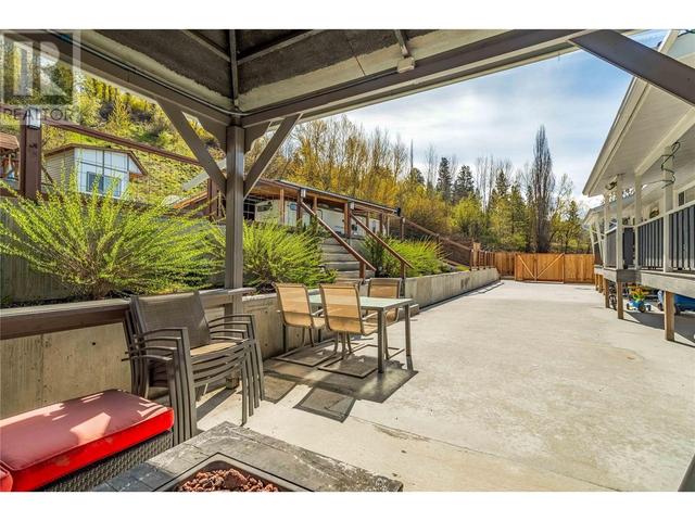 1995 Hollywood Road, House detached with 5 bedrooms, 2 bathrooms and 4 parking in Kelowna BC | Image 14