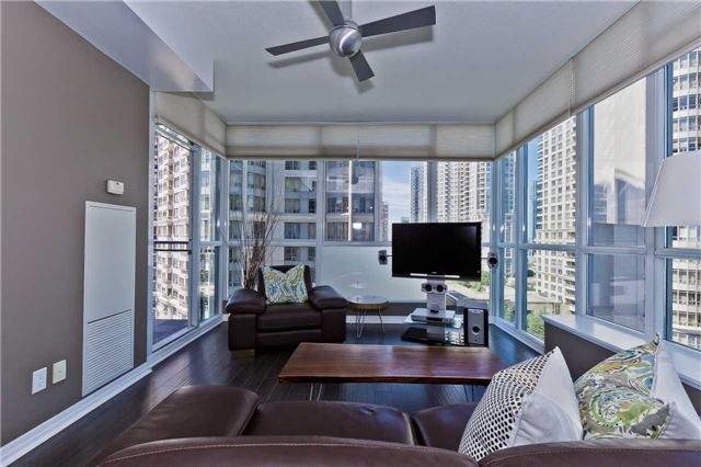 1002 - 225 Webb Dr, Condo with 1 bedrooms, 1 bathrooms and 1 parking in Mississauga ON | Image 2