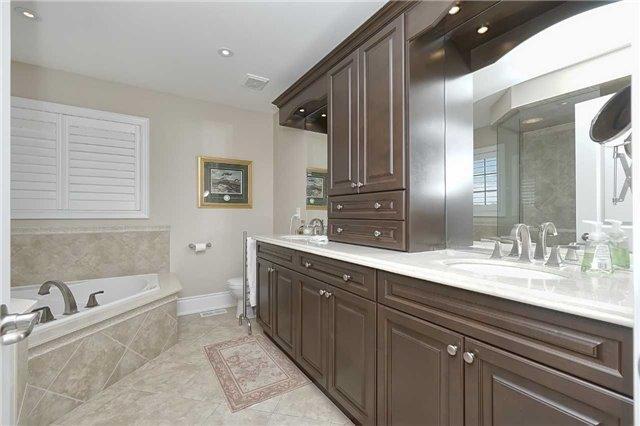 104 Highmark Dr, House detached with 4 bedrooms, 3 bathrooms and 2 parking in Vaughan ON | Image 11