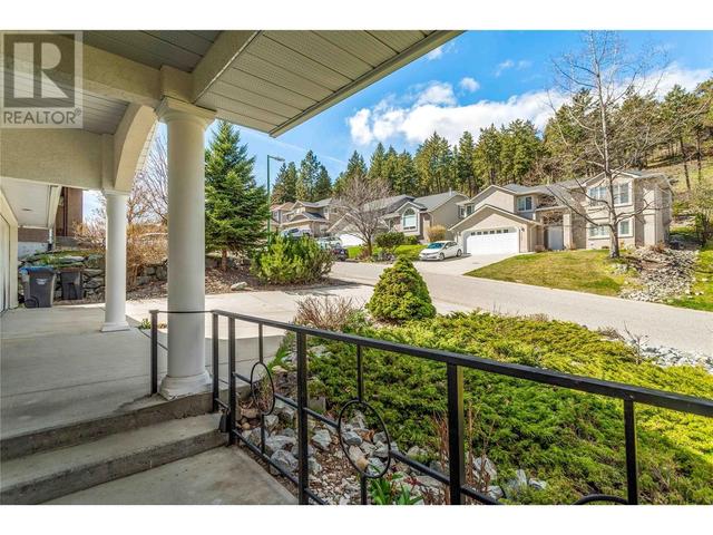 311 Woodpark Crescent, House detached with 5 bedrooms, 3 bathrooms and 6 parking in Kelowna BC | Image 5