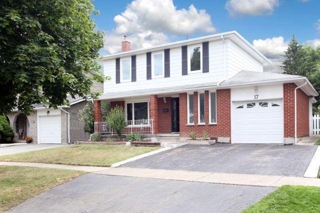 17 Newton Rd, House detached with 4 bedrooms, 2 bathrooms and 2 parking in Brampton ON | Image 1