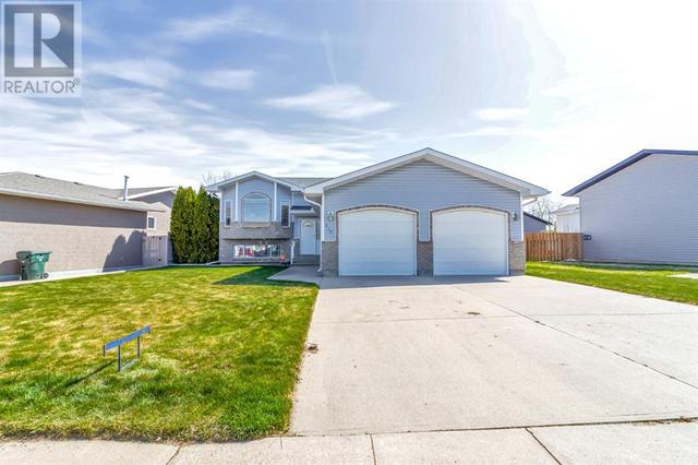 179 Shannon Drive Se, House detached with 3 bedrooms, 3 bathrooms and 4 parking in Medicine Hat AB | Card Image