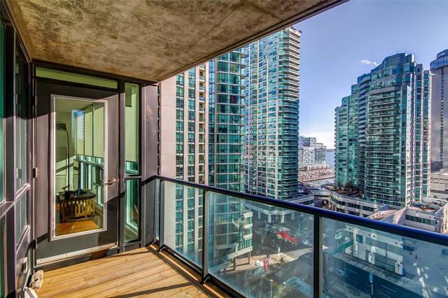 1210 - 18 Harbour St, Condo with 2 bedrooms, 2 bathrooms and 1 parking in Toronto ON | Image 15