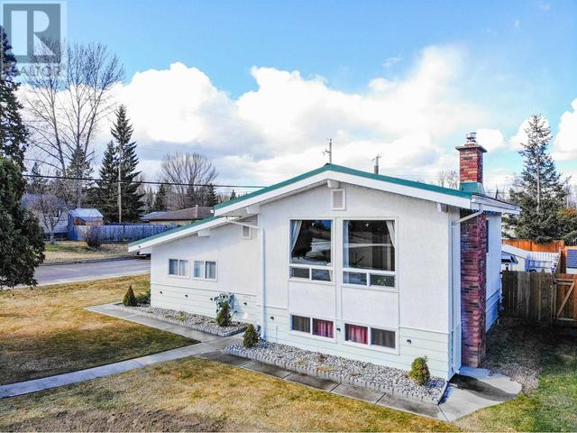 1351 Picard Avenue, House detached with 2 bedrooms, 3 bathrooms and null parking in Quesnel BC | Image 1