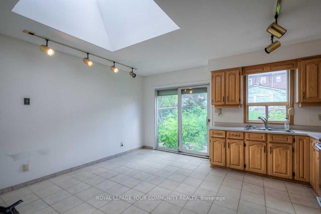 152 Robina Ave, House detached with 1 bedrooms, 2 bathrooms and 1 parking in Toronto ON | Image 23