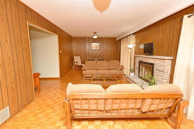 86 Iangrove Terr, House detached with 3 bedrooms, 3 bathrooms and 6 parking in Toronto ON | Image 18