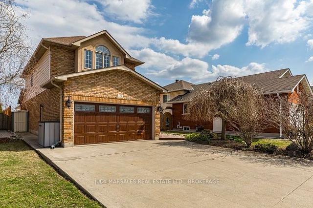 39 Cove Cres, House detached with 3 bedrooms, 3 bathrooms and 4 parking in Hamilton ON | Image 1