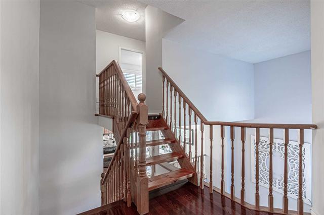 837 Apple Gate Crt, House detached with 3 bedrooms, 3 bathrooms and 4 parking in Mississauga ON | Image 16