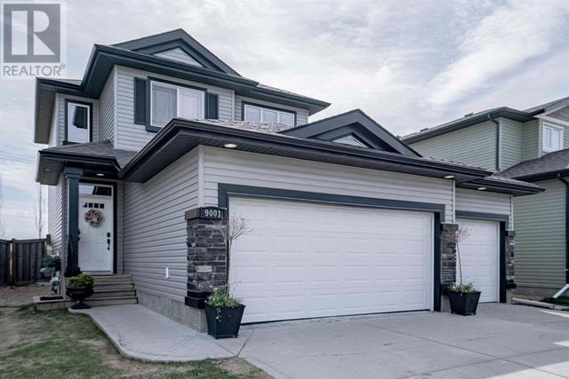 9001 88 Street, House detached with 3 bedrooms, 3 bathrooms and 6 parking in Grande Prairie AB | Card Image