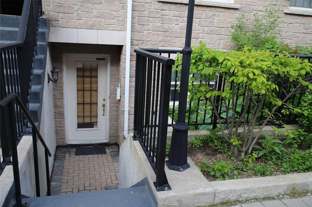 101 - 37 Four Winds Dr, Townhouse with 3 bedrooms, 2 bathrooms and 1 parking in Toronto ON | Image 5