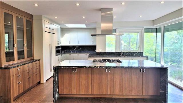 439 Temagami Cres, House detached with 4 bedrooms, 4 bathrooms and 8 parking in Mississauga ON | Image 2