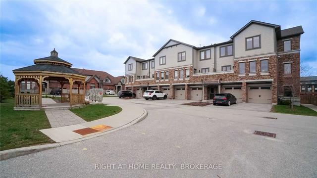 15 - 39 Kay Cres, Townhouse with 4 bedrooms, 2 bathrooms and 2 parking in Guelph ON | Image 1