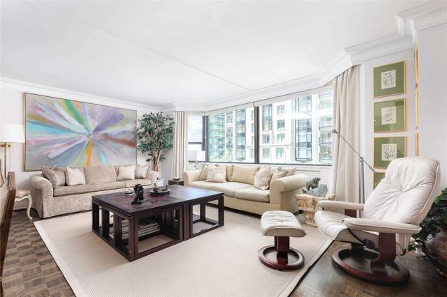 604 - 1166 Bay St, Condo with 2 bedrooms, 2 bathrooms and 2 parking in Toronto ON | Image 6