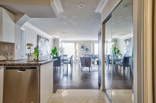 905 - 2 Clairtrell Rd, Condo with 3 bedrooms, 2 bathrooms and 1 parking in Toronto ON | Image 37