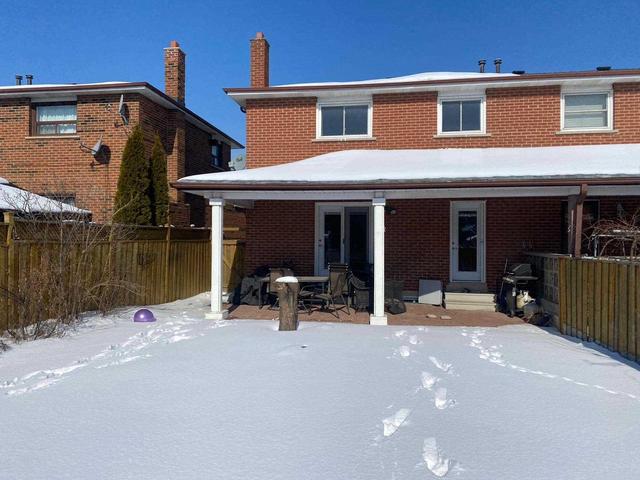 33 Albany Dr, House semidetached with 4 bedrooms, 3 bathrooms and 5 parking in Vaughan ON | Image 14