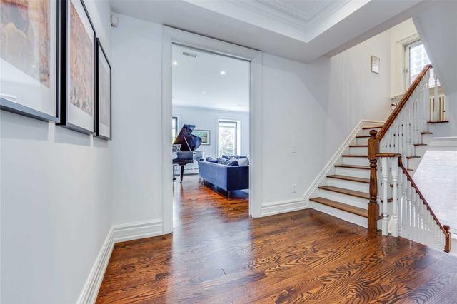 95 Bedford Rd, House semidetached with 4 bedrooms, 4 bathrooms and 0 parking in Toronto ON | Image 3