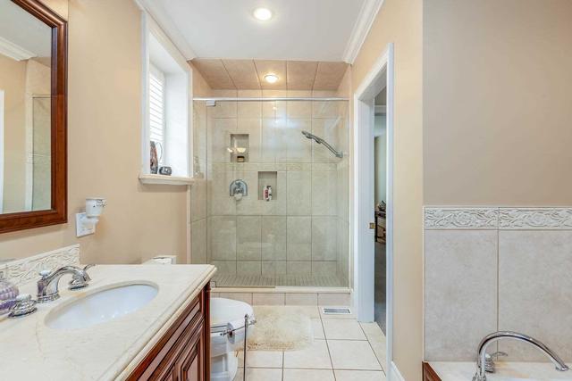 74 Durham St, House detached with 3 bedrooms, 3 bathrooms and 4 parking in Guelph ON | Image 4