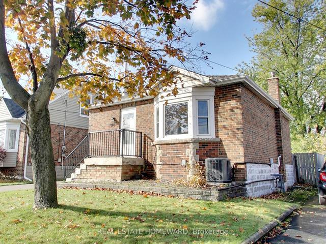190 East 14th St, House detached with 2 bedrooms, 2 bathrooms and 4 parking in Hamilton ON | Image 23