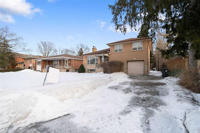 307 Hounslow Ave, House detached with 5 bedrooms, 2 bathrooms and 4 parking in Toronto ON | Image 2