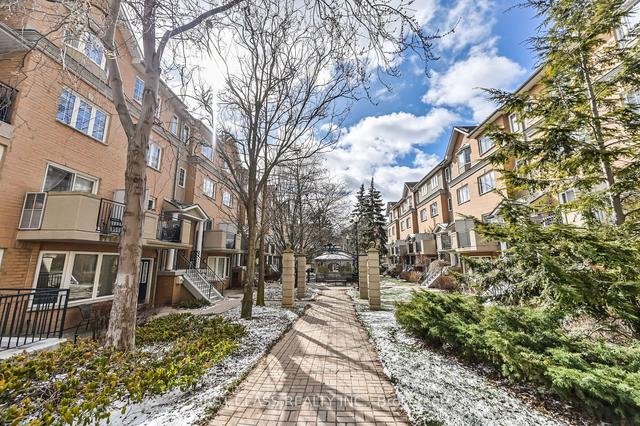 1602 - 28 Sommerset Way, Townhouse with 2 bedrooms, 2 bathrooms and 1 parking in Toronto ON | Image 25