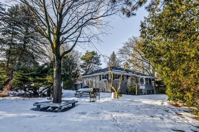 21 Algonquin Cres, House detached with 3 bedrooms, 2 bathrooms and 4 parking in Aurora ON | Image 29