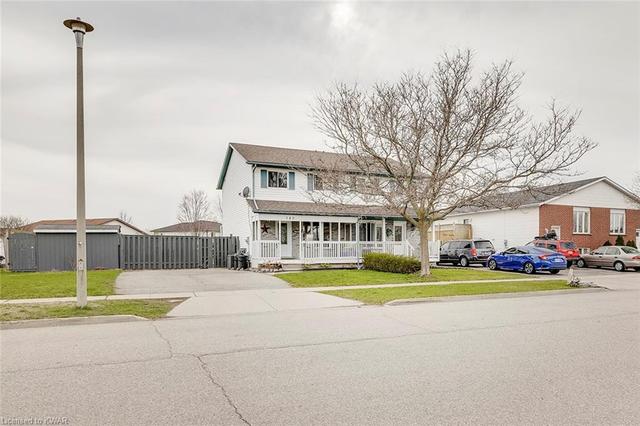 143 Dyer Court, House semidetached with 3 bedrooms, 2 bathrooms and 4 parking in Cambridge ON | Image 3