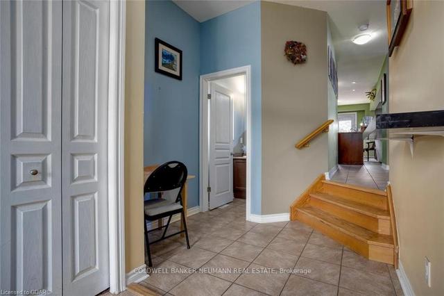 194 Goodwin Dr, House detached with 3 bedrooms, 4 bathrooms and 3 parking in Guelph ON | Image 37