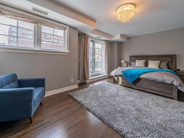 Th10 - 21 Burkebrook Pl, Townhouse with 3 bedrooms, 3 bathrooms and 2 parking in Toronto ON | Image 13
