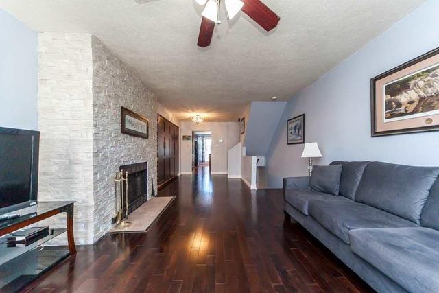 18 Cumberland Lane, Townhouse with 3 bedrooms, 2 bathrooms and 1 parking in Ajax ON | Image 8