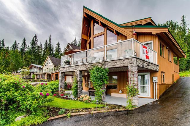 50 - 6421 Eagle Bay Road, House detached with 4 bedrooms, 3 bathrooms and 5 parking in Columbia Shuswap C BC | Card Image