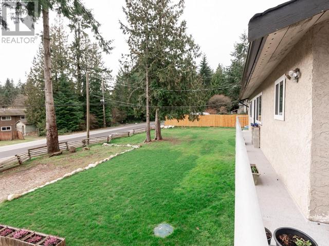 1154 Chaster Road, House detached with 5 bedrooms, 3 bathrooms and 4 parking in Sunshine Coast E BC | Image 3