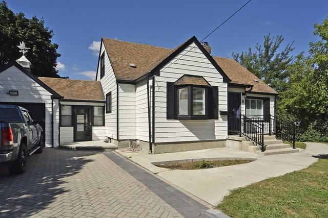 8 Wardlaw Cres, House detached with 4 bedrooms, 3 bathrooms and 7 parking in Toronto ON | Image 34