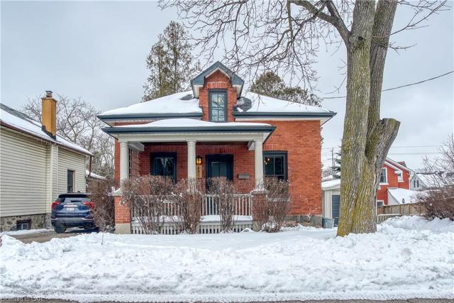 182 Concession Street, House detached with 2 bedrooms, 2 bathrooms and 3 parking in Cambridge ON | Image 1