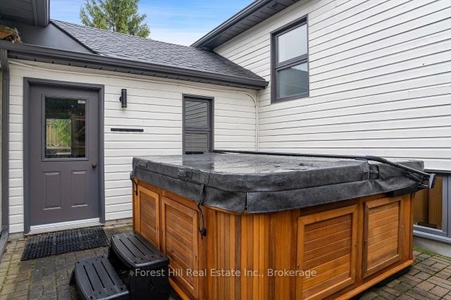 22 Trails End, House detached with 3 bedrooms, 4 bathrooms and 10 parking in Collingwood ON | Image 8