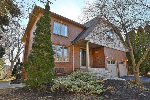 2418 Old Carriage Rd, House detached with 4 bedrooms, 5 bathrooms and 4 parking in Mississauga ON | Image 2