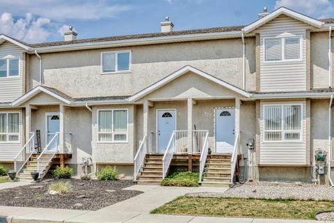 123 Lynx Cove N, Home with 2 bedrooms, 1 bathrooms and 2 parking in Lethbridge AB | Card Image