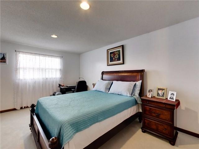 219 Bay St N, House detached with 3 bedrooms, 3 bathrooms and 3 parking in Hamilton ON | Image 15