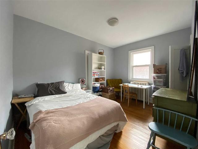 upper - 1196 Avenue Rd, House detached with 3 bedrooms, 1 bathrooms and 3 parking in Toronto ON | Image 4