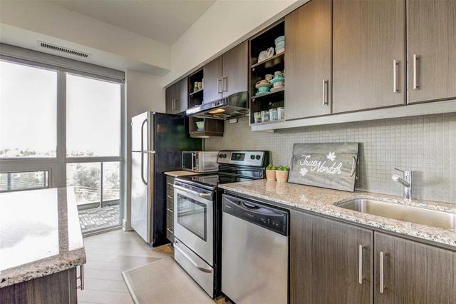 Lph 19 - 35 Brian Peck Cres, Condo with 2 bedrooms, 2 bathrooms and 1 parking in Toronto ON | Image 13