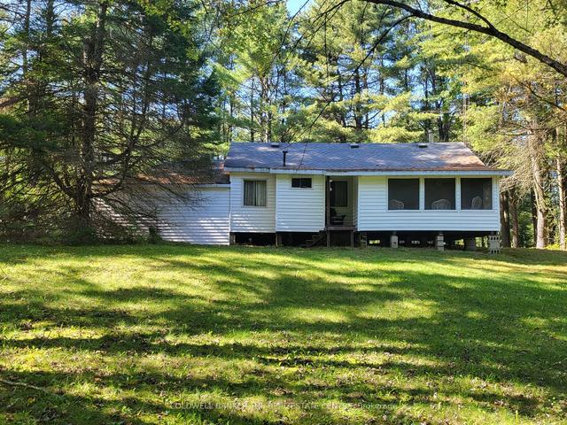1077 Thomas Rd, House detached with 3 bedrooms, 1 bathrooms and 5 parking in Gravenhurst ON | Image 4